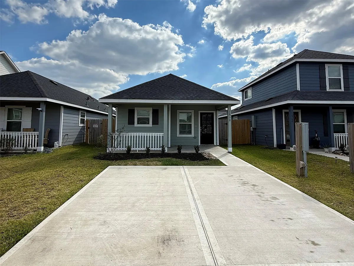 Building Photo - 16770 N Marie Village Dr