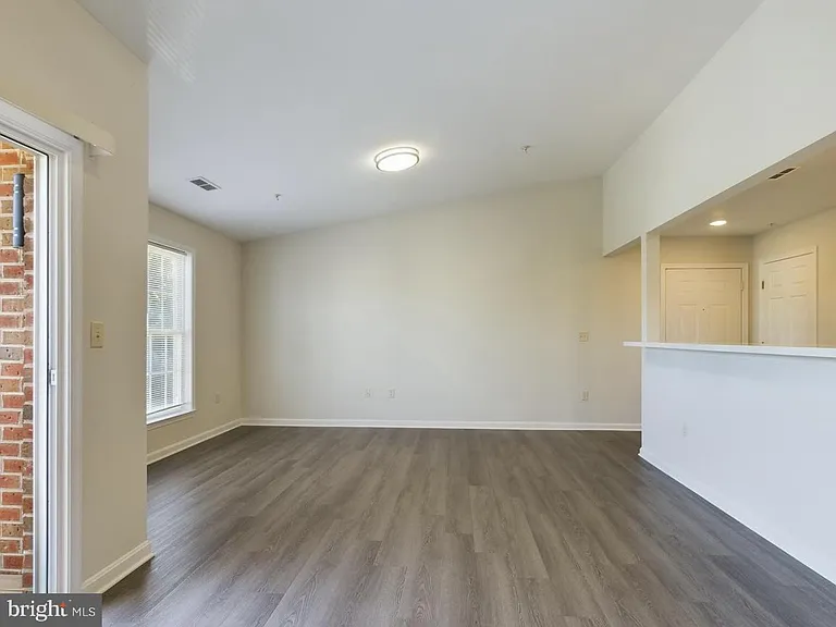 302 Baughmans Ln #M — Photo 13