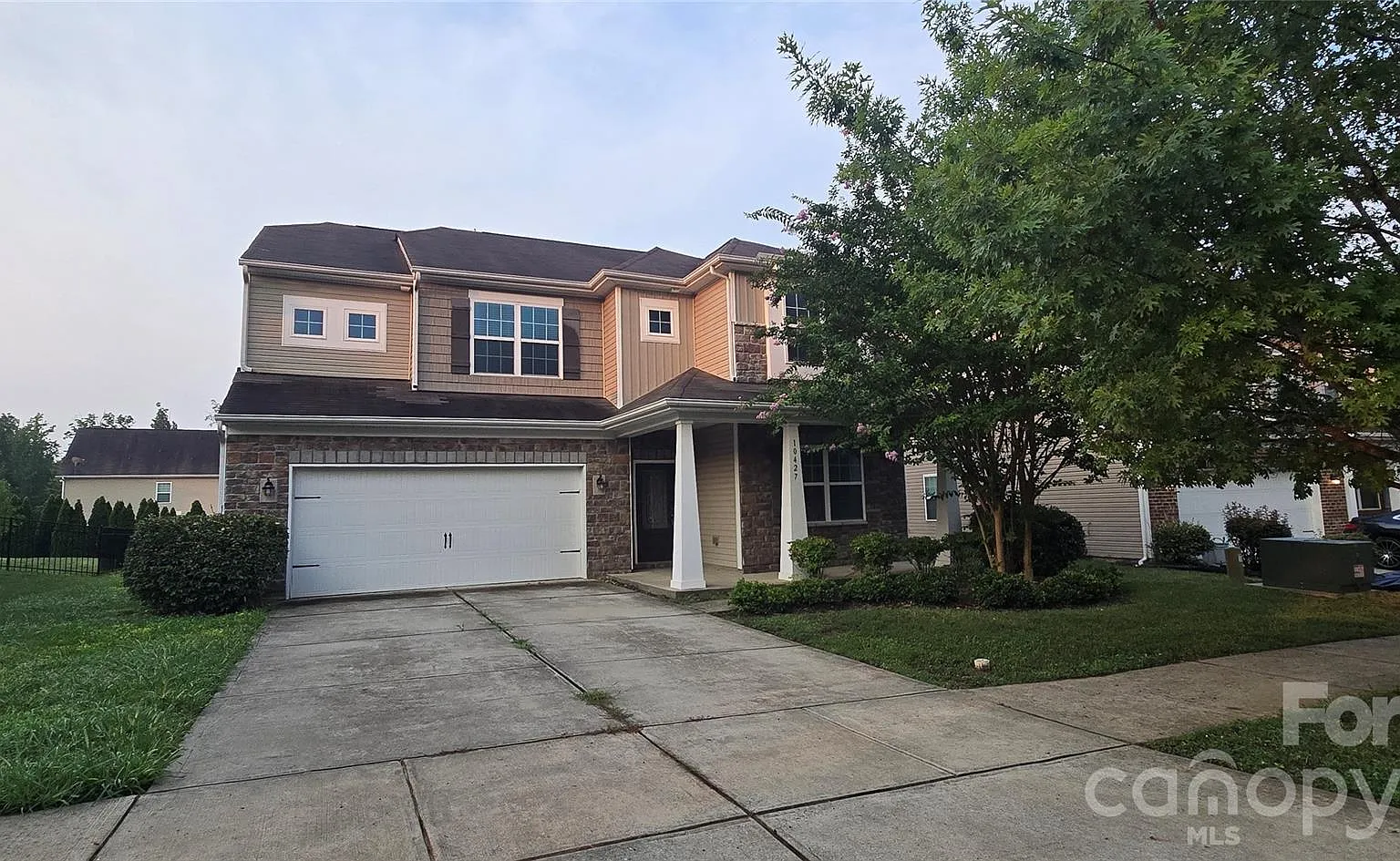 5 bed, 3.5 bath, $2,800 — Photo 1