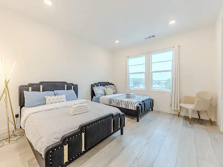4376 Alamo Ln — Photo 12