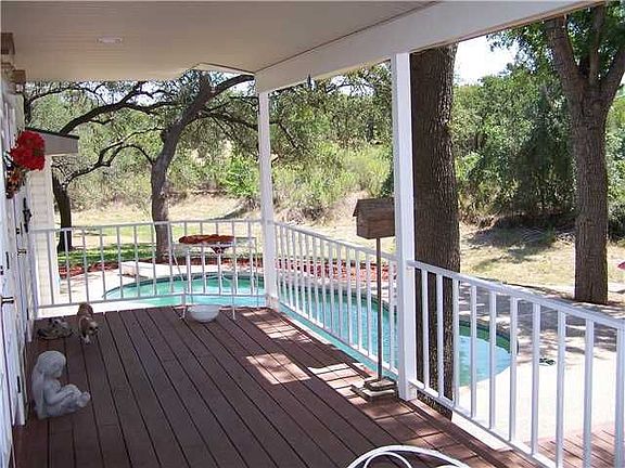 5th image of 220 Park Ln