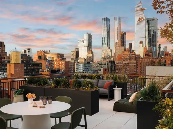 428 West 19th Street image 11 of 14