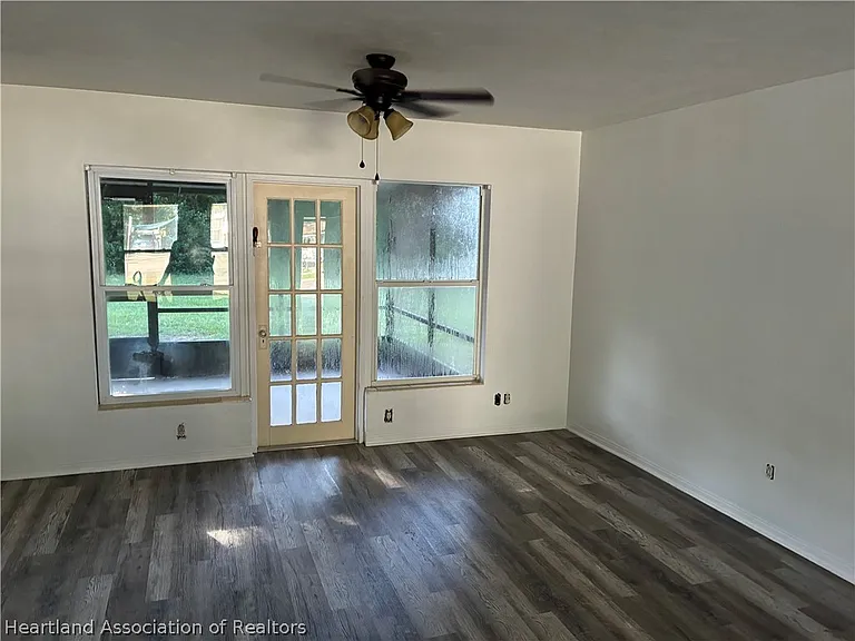 1223 Stenewahee Ave — Photo 4