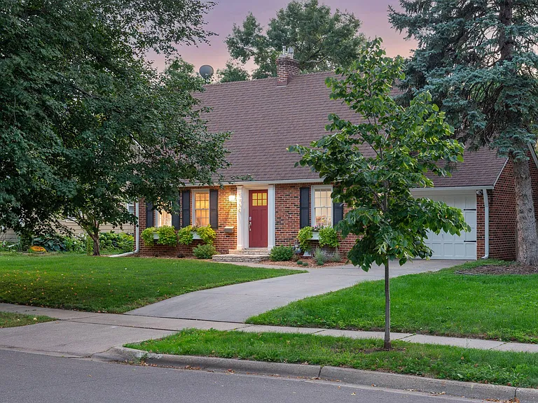 2934 Xenwood Ave S — Photo 44