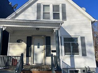 1511 Greenleaf St #1, Evanston, IL 60202