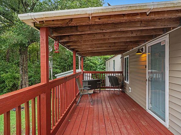 5th image of 7504 Aubrey Ln.