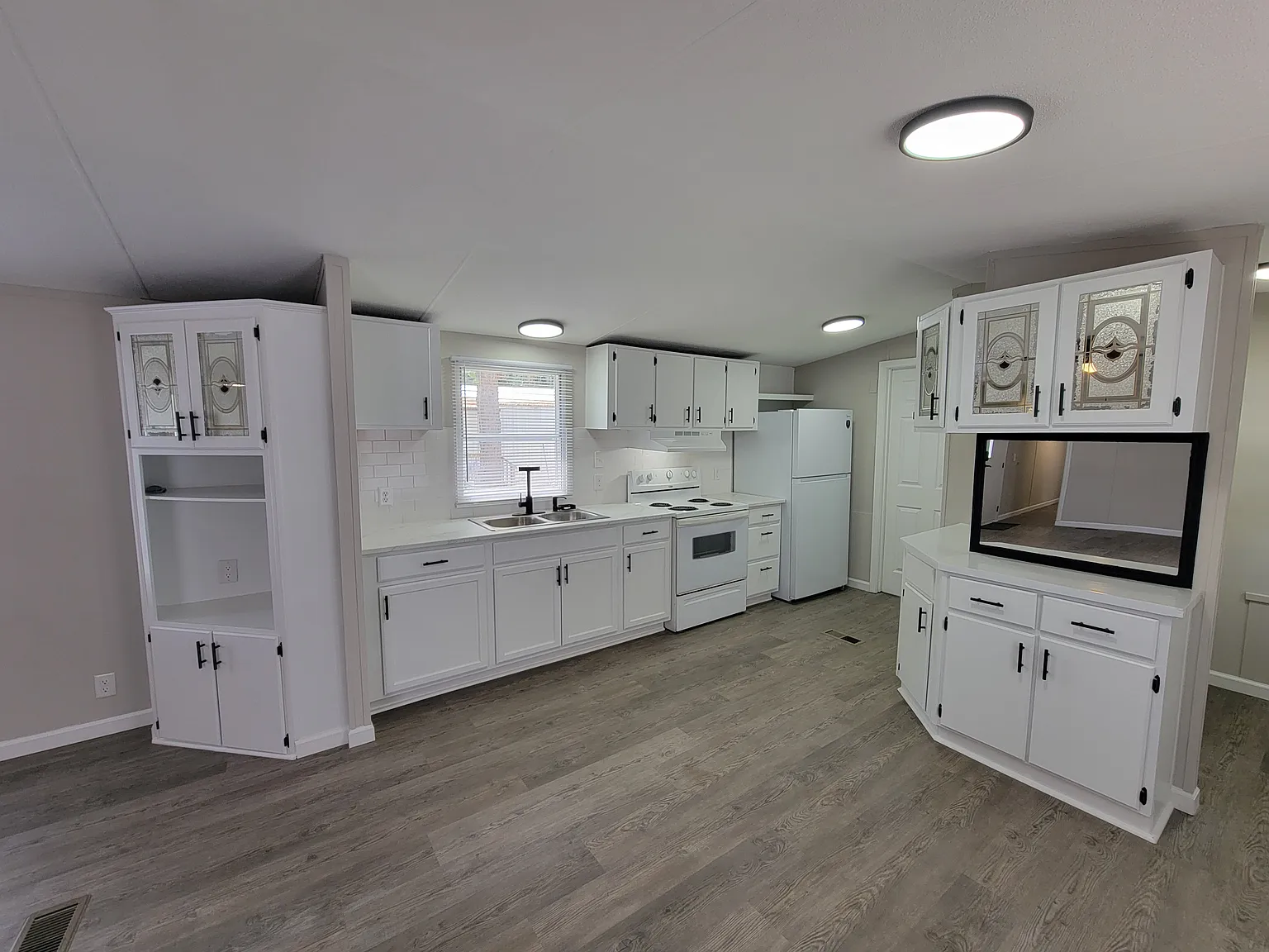 3 bed, $1,600 — Photo 3