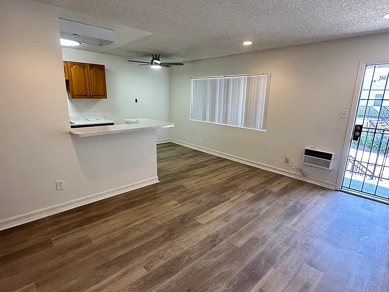 Courtyard Square Apartments — Photo 13