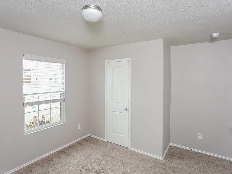 5537 Berea St — Photo 12