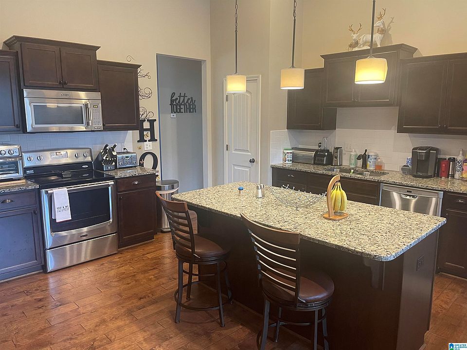 2nd image of 120 Pickford Pl
