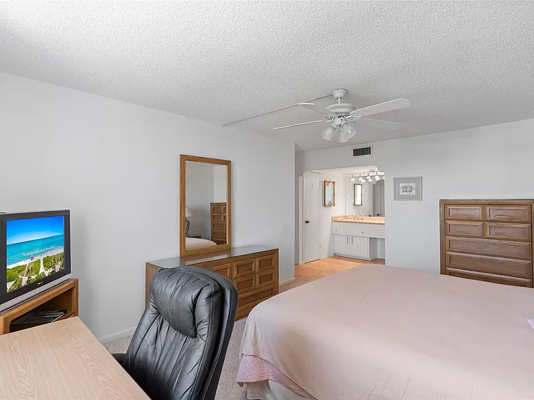 5200 N Ocean Blvd #710B — Photo 23