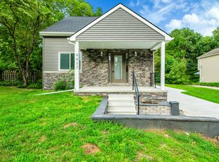 9812 Wayne Rd, Livonia, MI 48150