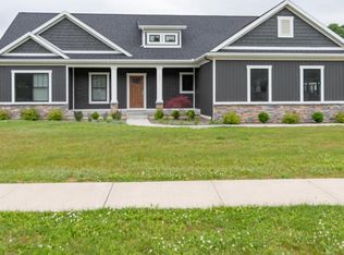 4001 Fox Woods Rd, Saint Joseph, MI 49085