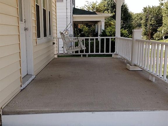 2nd image of 600 N Walnut St