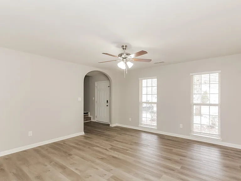 211 Winding Canyon Dr — Photo 7