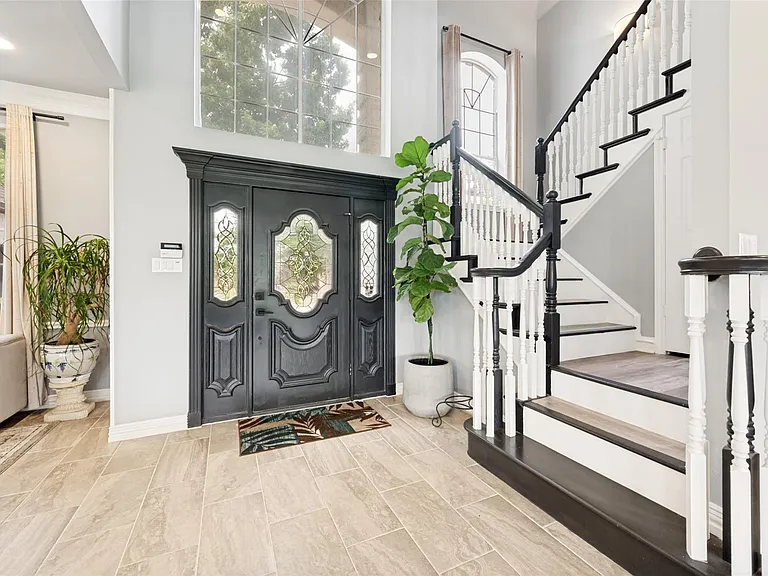 818 Riviera Dr — Photo 11