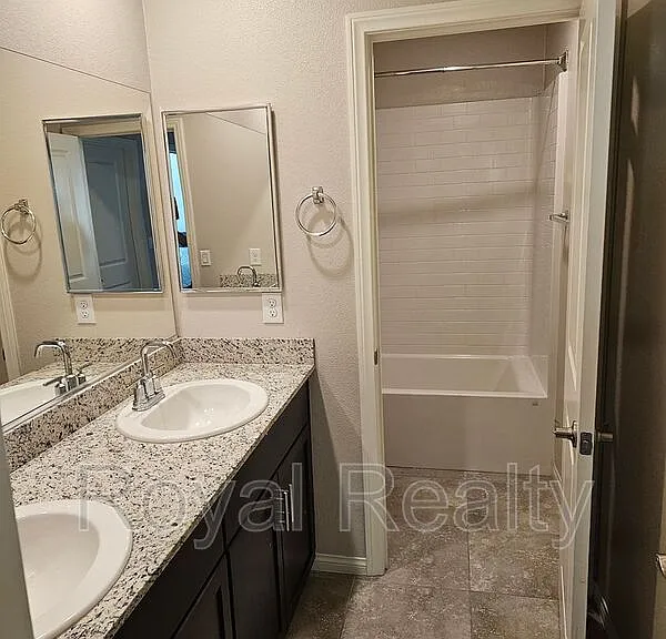 1171 Twincrest Ave #ROOM THREE — Photo 5
