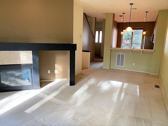 4th image of 2043 NW Boulder Way Dr