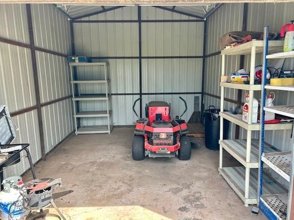 713 Whispering Water Dr, Fort Cobb, OK 73038