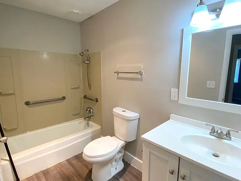 Peoria Flats - New Mgmt - New Name - Fresh Upgrades — Photo 14