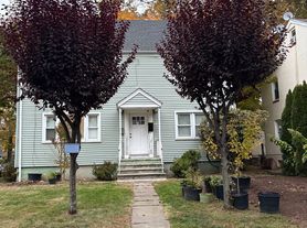 31 Carolina Rd, Stamford, CT