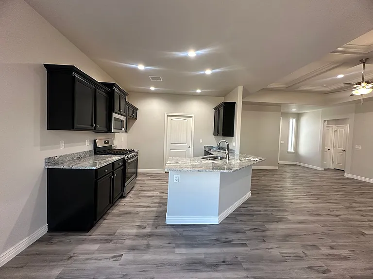 2743 Chambers Ave — Photo 48