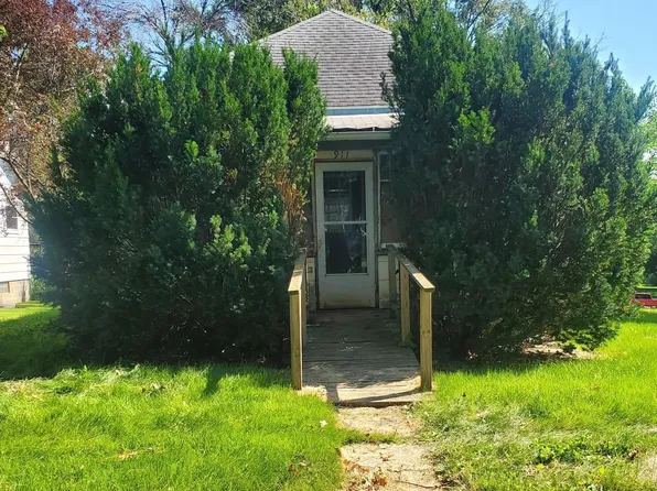 911 Laurel St, Harlan, IA 51537