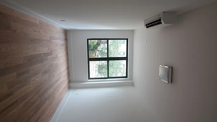 Rented by Nooklyn NYC LLC | media 43