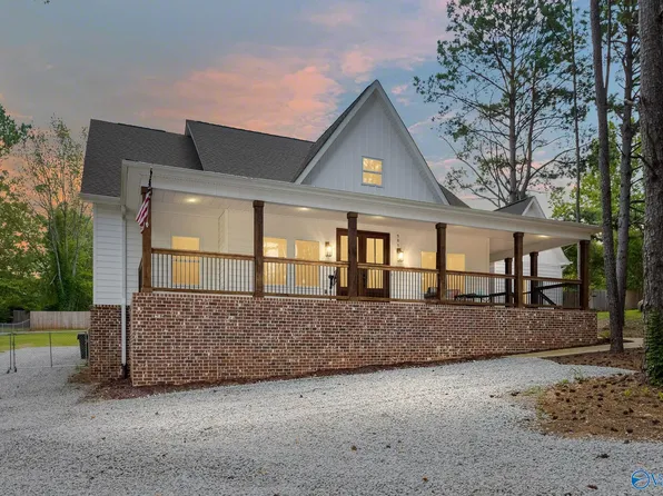 985 Pine Grove Rd, Harvest, AL 35749