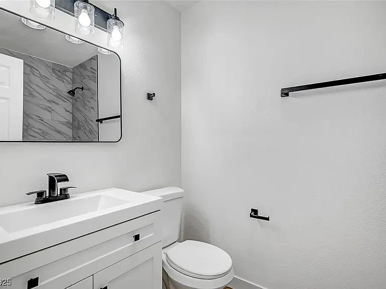 6520 Evergreen Ave — Photo 4