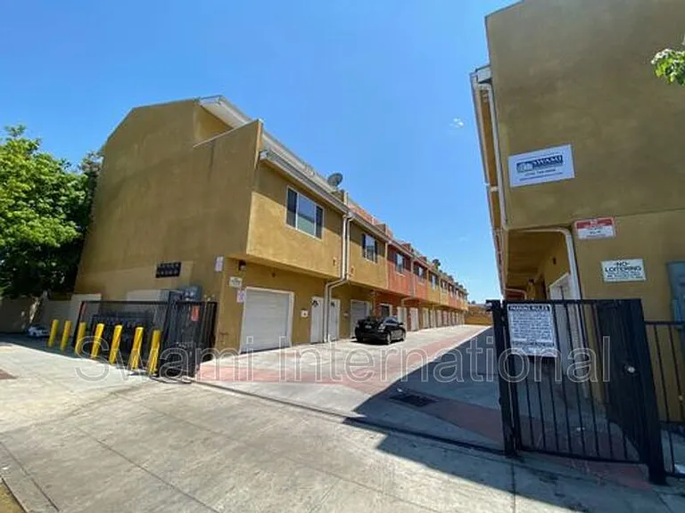 5010 S Figueroa St — Photo 34