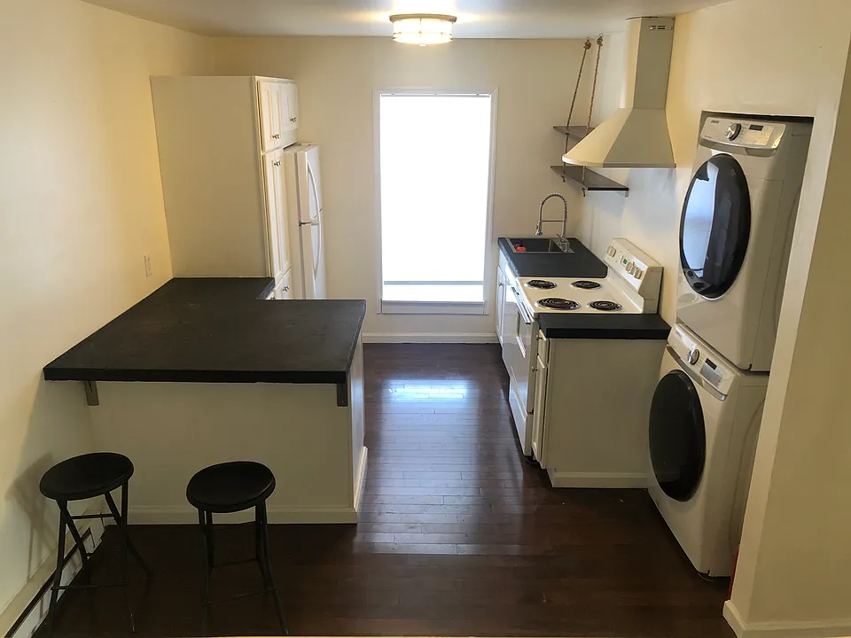 1 Ten Broeck St #3