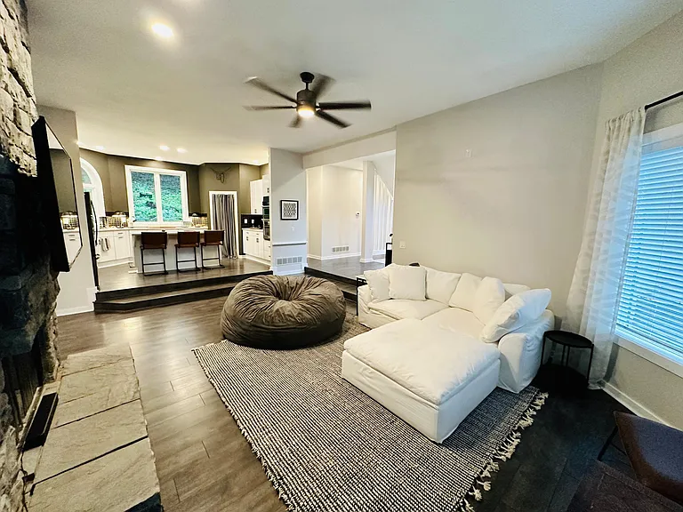 2607 Phoenix Hill Dr — Photo 10