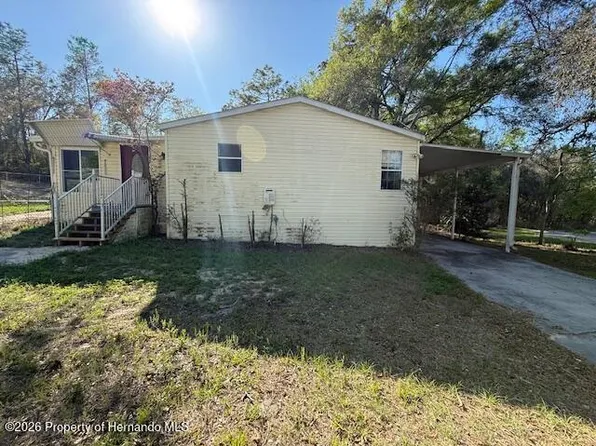 4899 Merlin Cir, Dade City, FL 33523