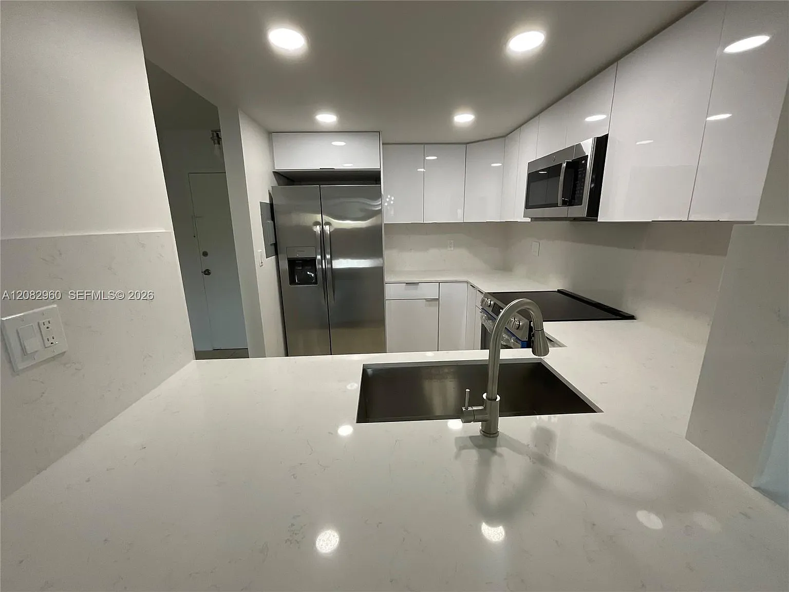 Pine Grove Condo — Photo 2