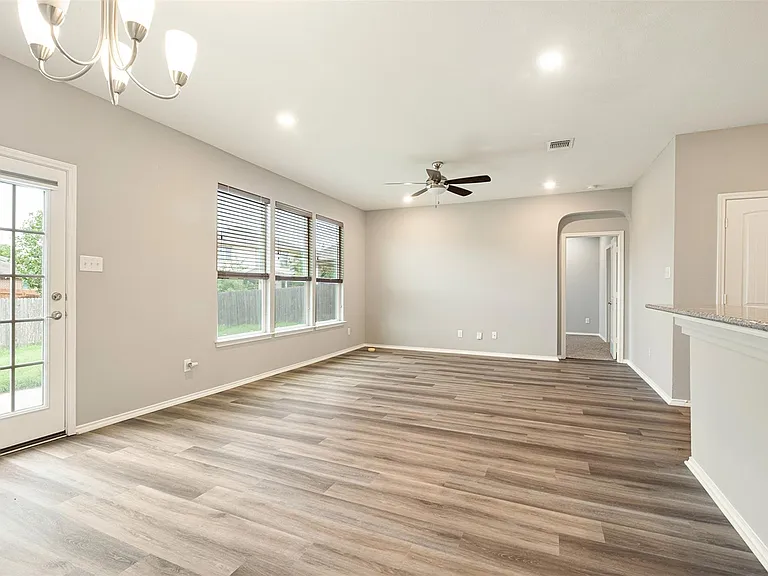 12401 Franklin D Roosevelt St — Photo 11
