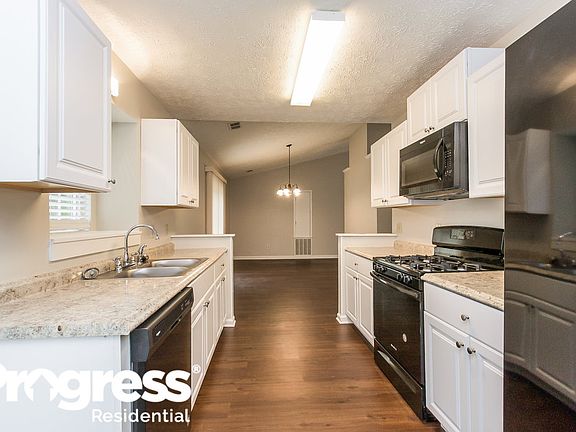 5th image of 3810 Forsythia Way