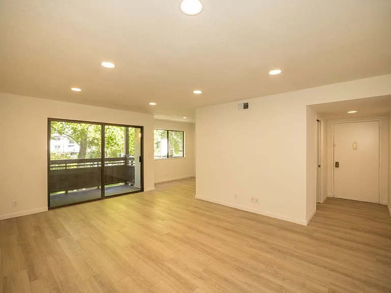 765 San Antonio Rd #75 — Photo 2