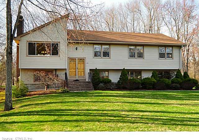 1st image of 118 Carriage Dr