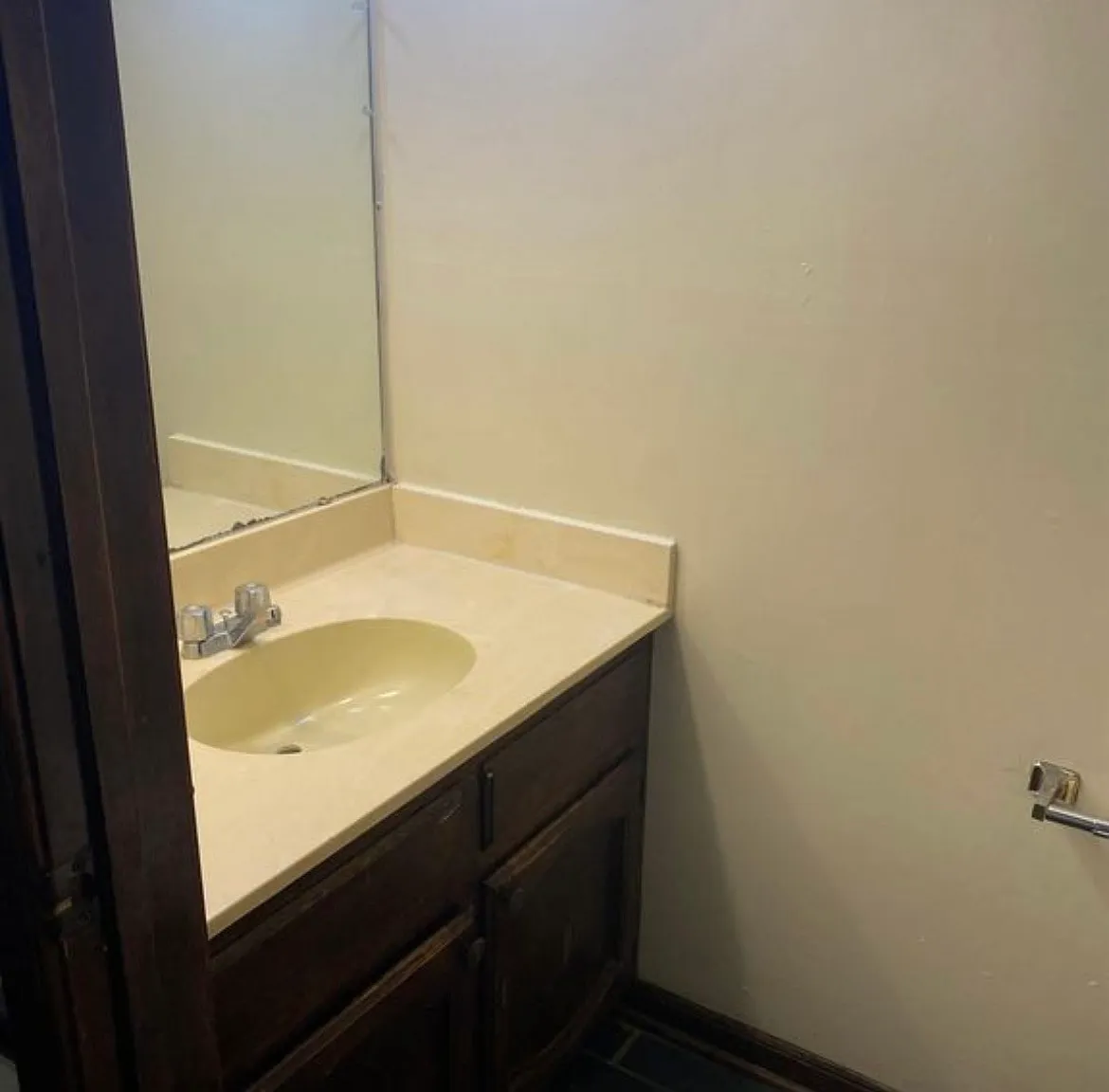 2 bed, 1.5 bath, 1050 sqft, $1,200 — Photo 2
