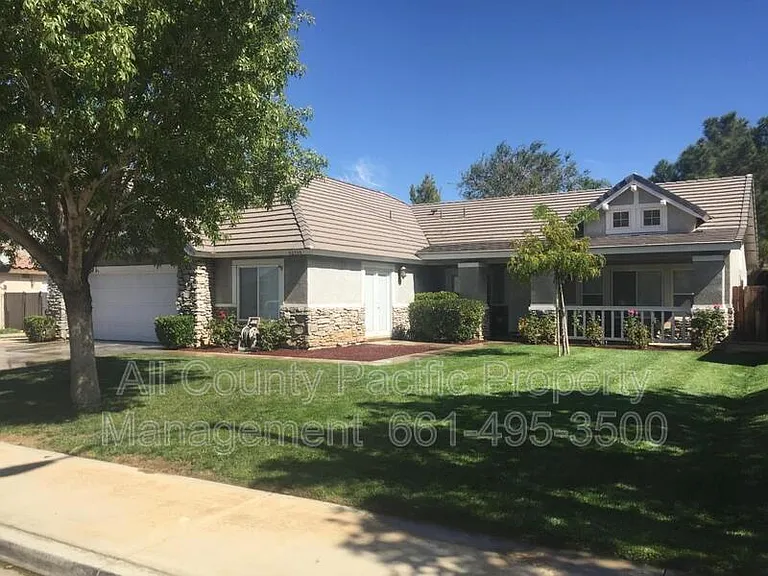 42330 Portland Ln — Photo 2