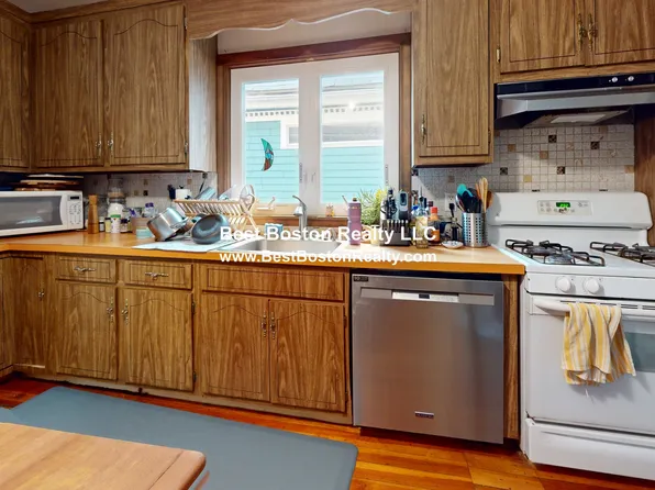 7 Holyoke Rd, Somerville, MA