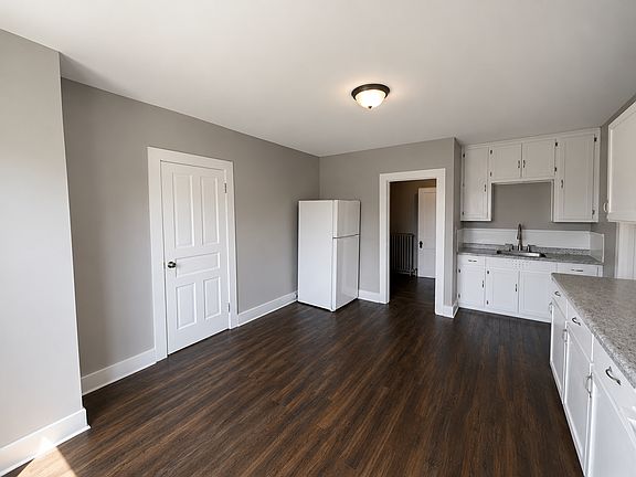 2nd image of 601 Washington St #2