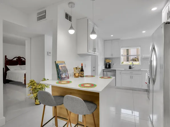 700 SE 6 Avenue #107, Deerfield Beach, FL 33441