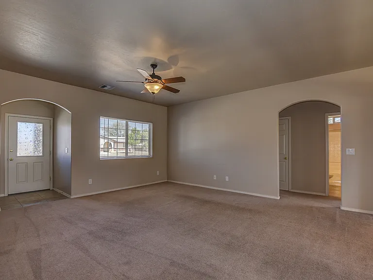 7839 E Loos Dr — Photo 3