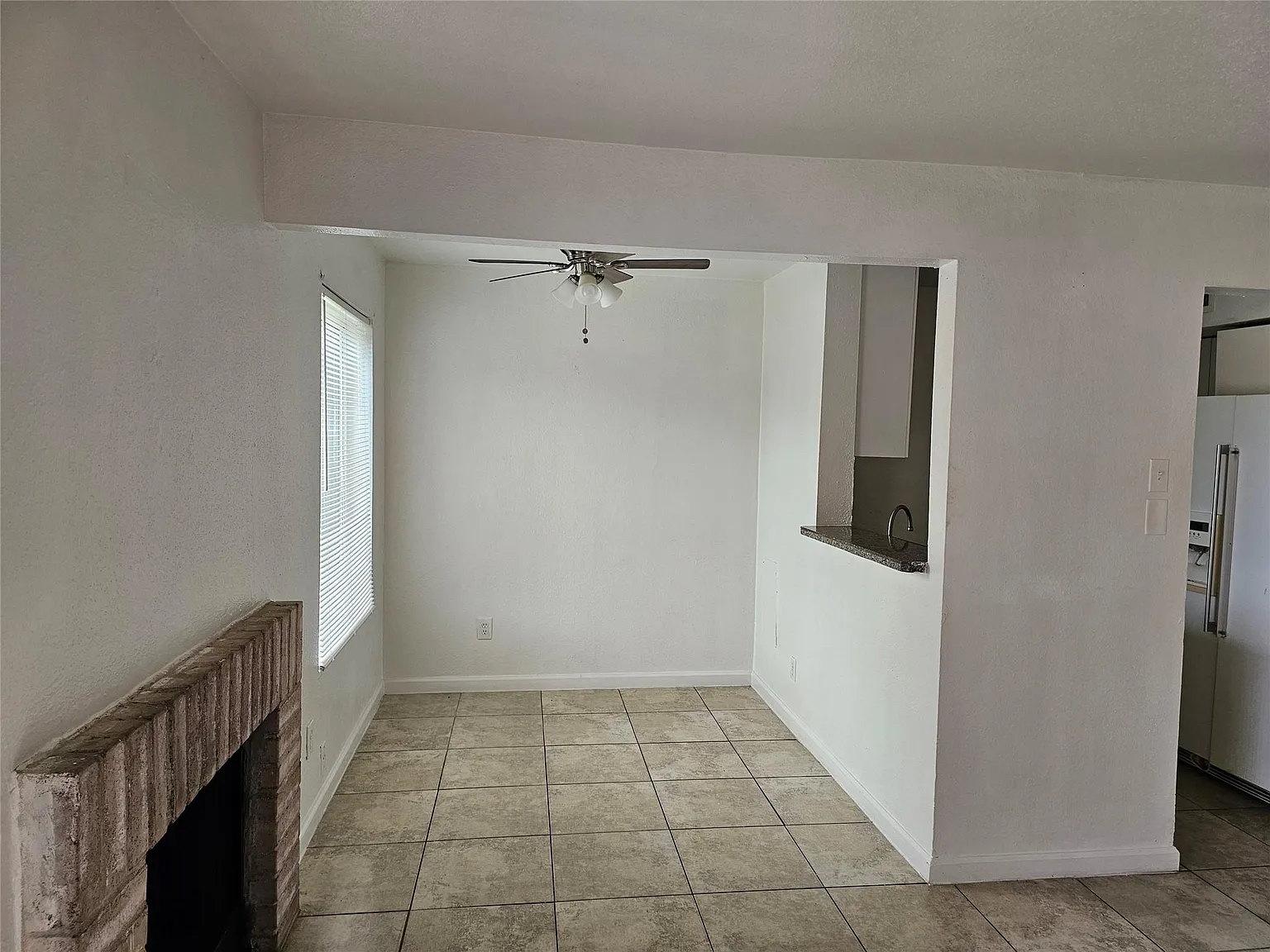 1 bed, 1.0 bath, 585 sqft, $1,000 — Photo 3