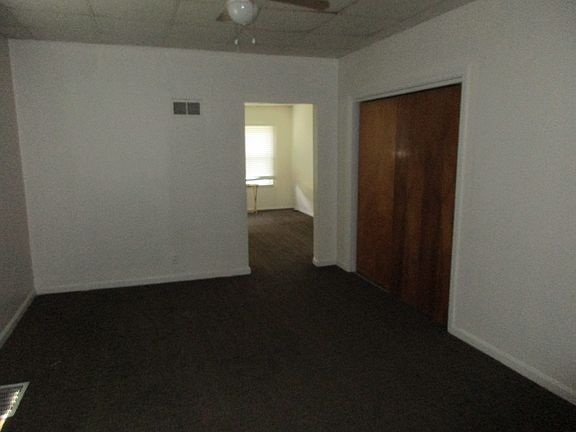 Dining room or walk thru bedroom