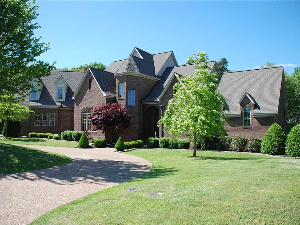 1st image of 1704 Greenhills Dr