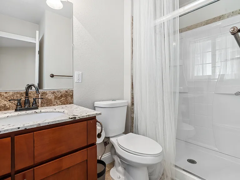 2nd full bathroom, off of the "bonus" room