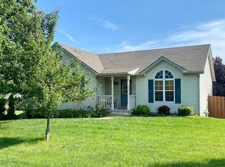 412 Hillcrest St, Lansing, KS 66043